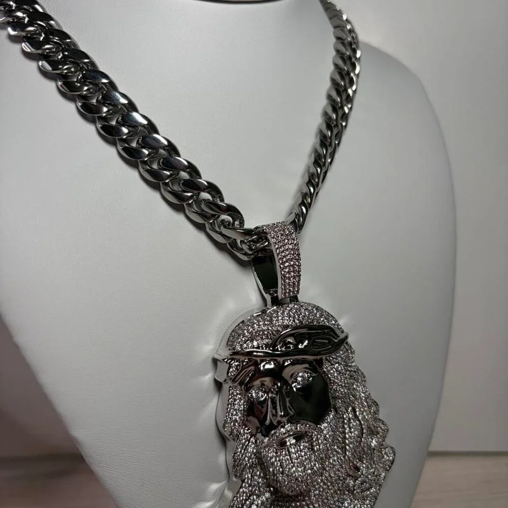 Silver Jesus Pendant Necklace With C 698